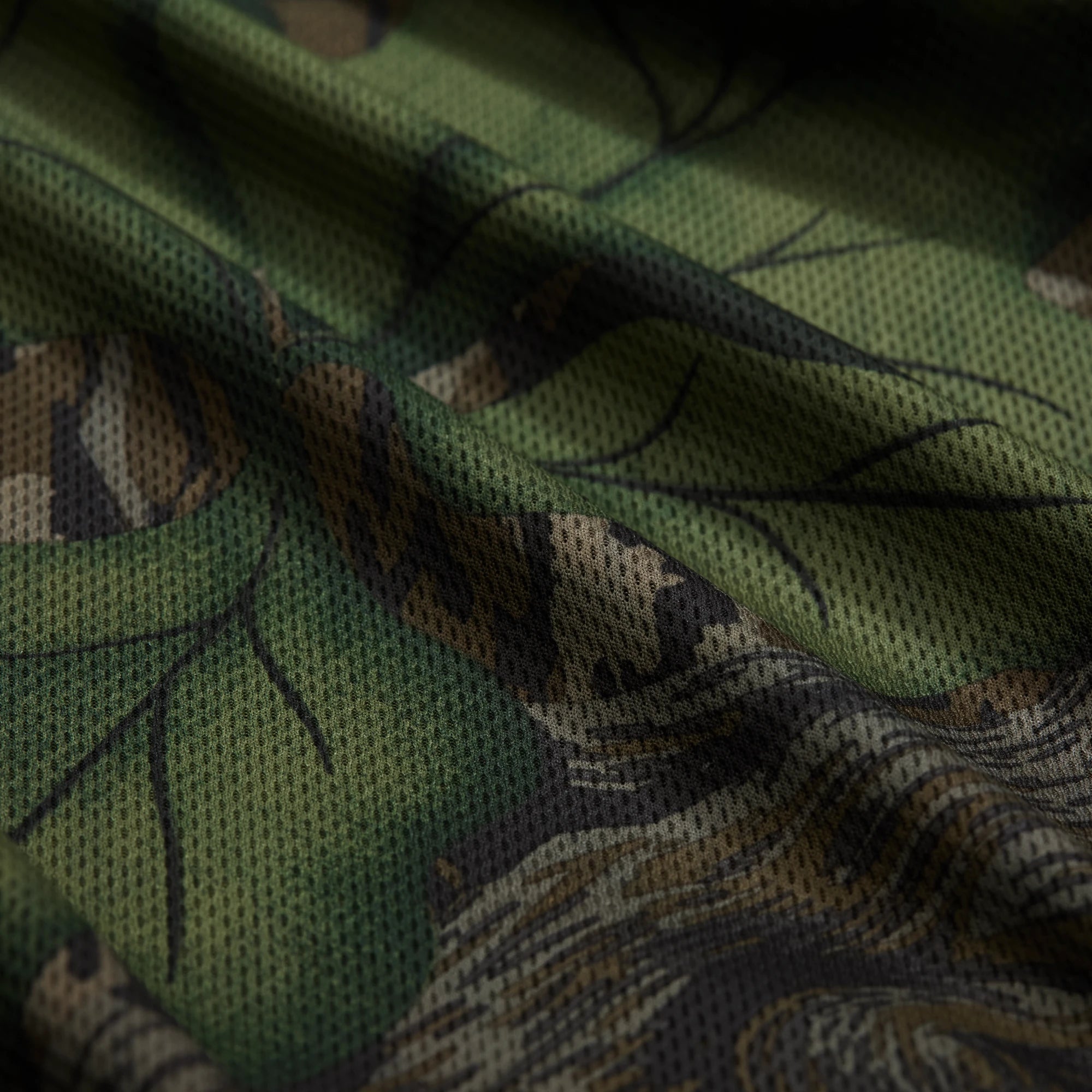 Vale 105 Synthetic Crew L/S in Mossy Oak Full Foliage, fabric detail #mossy_oak_full_foliage