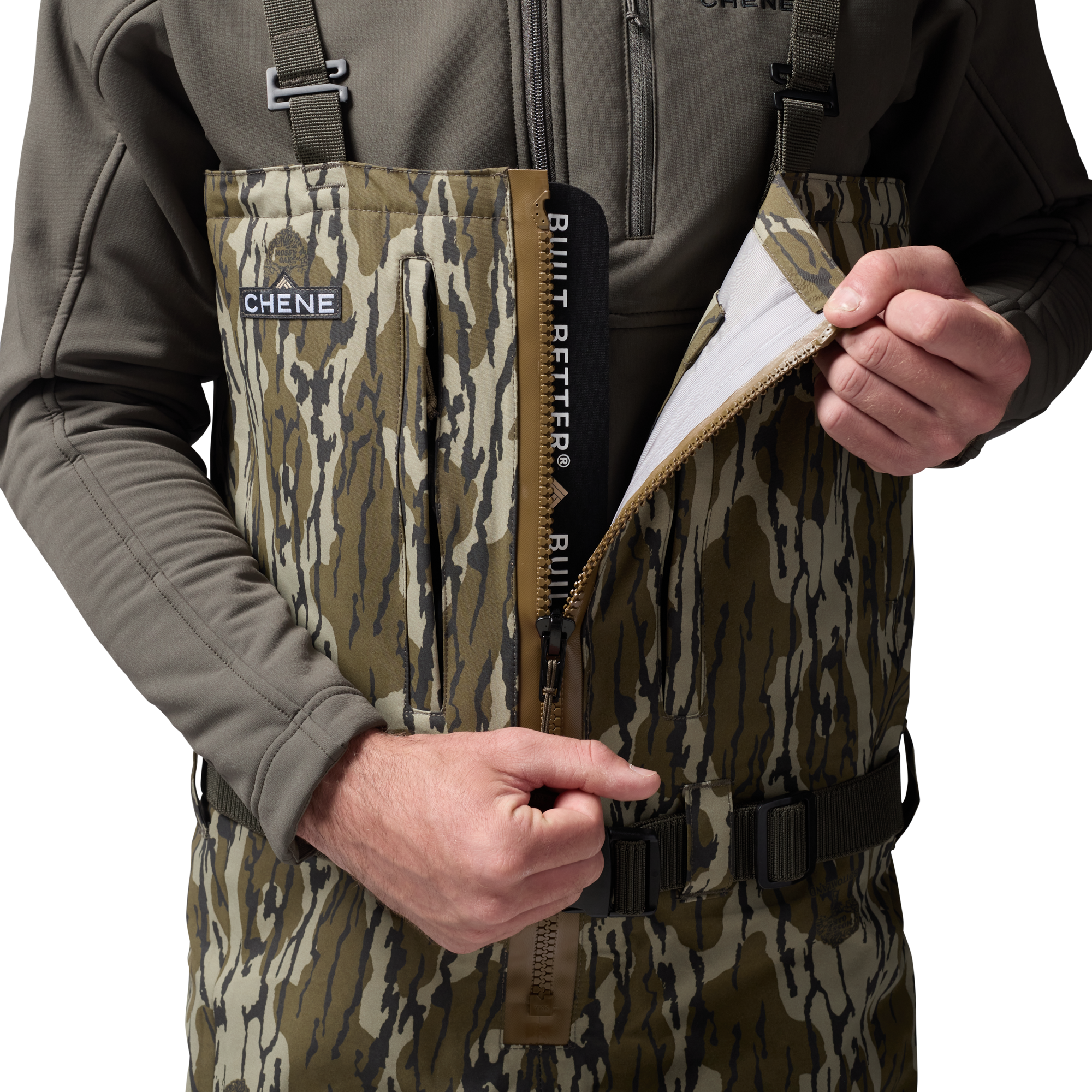 Mossy Oak Original Bottomland 2S Wader in Mossy Oak Original Bottomland, on model #mossy_oak_original_bottomland