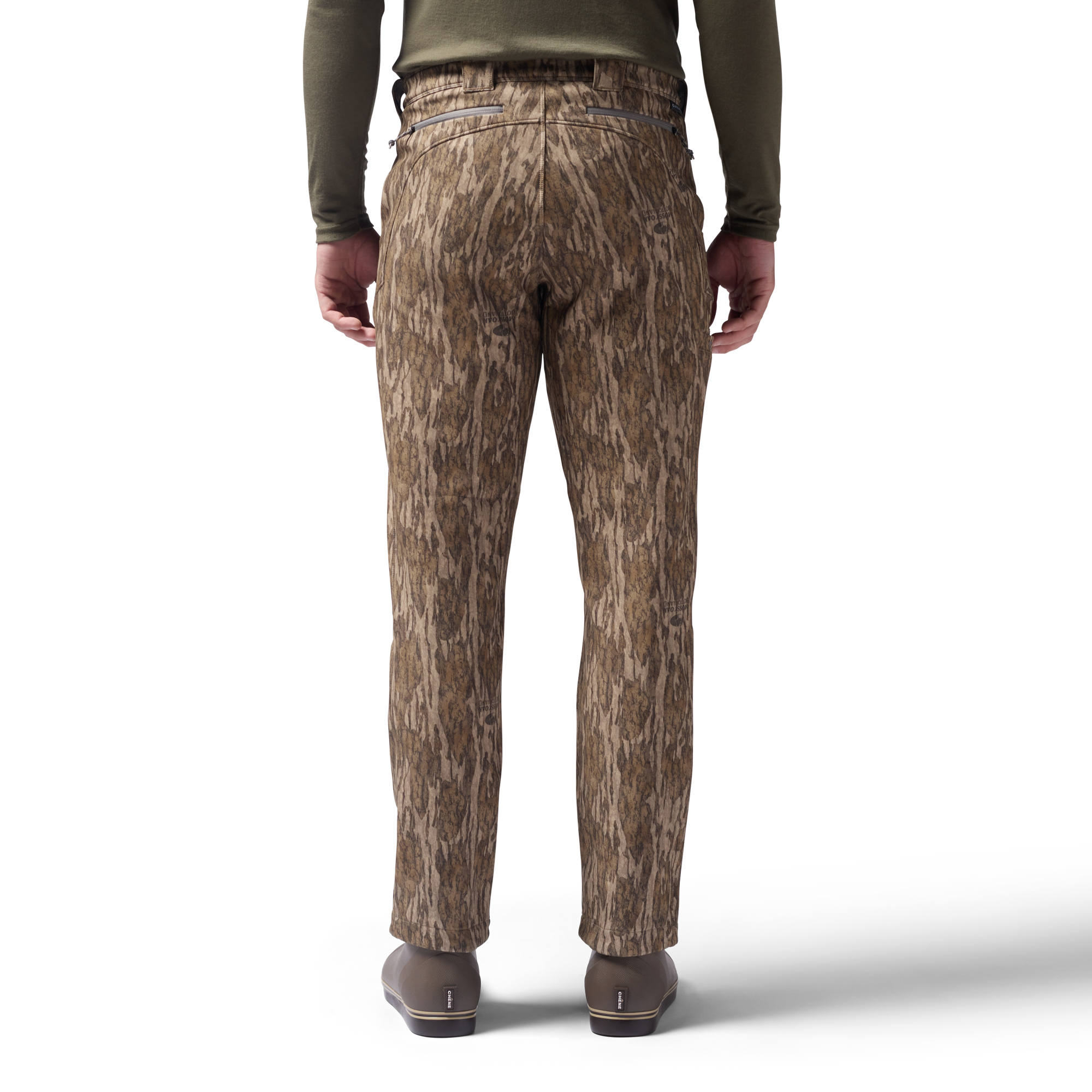 Bonded Fleece Field Pant in Mossy Oak Bottomland, on model #mossy_oak_bottomland