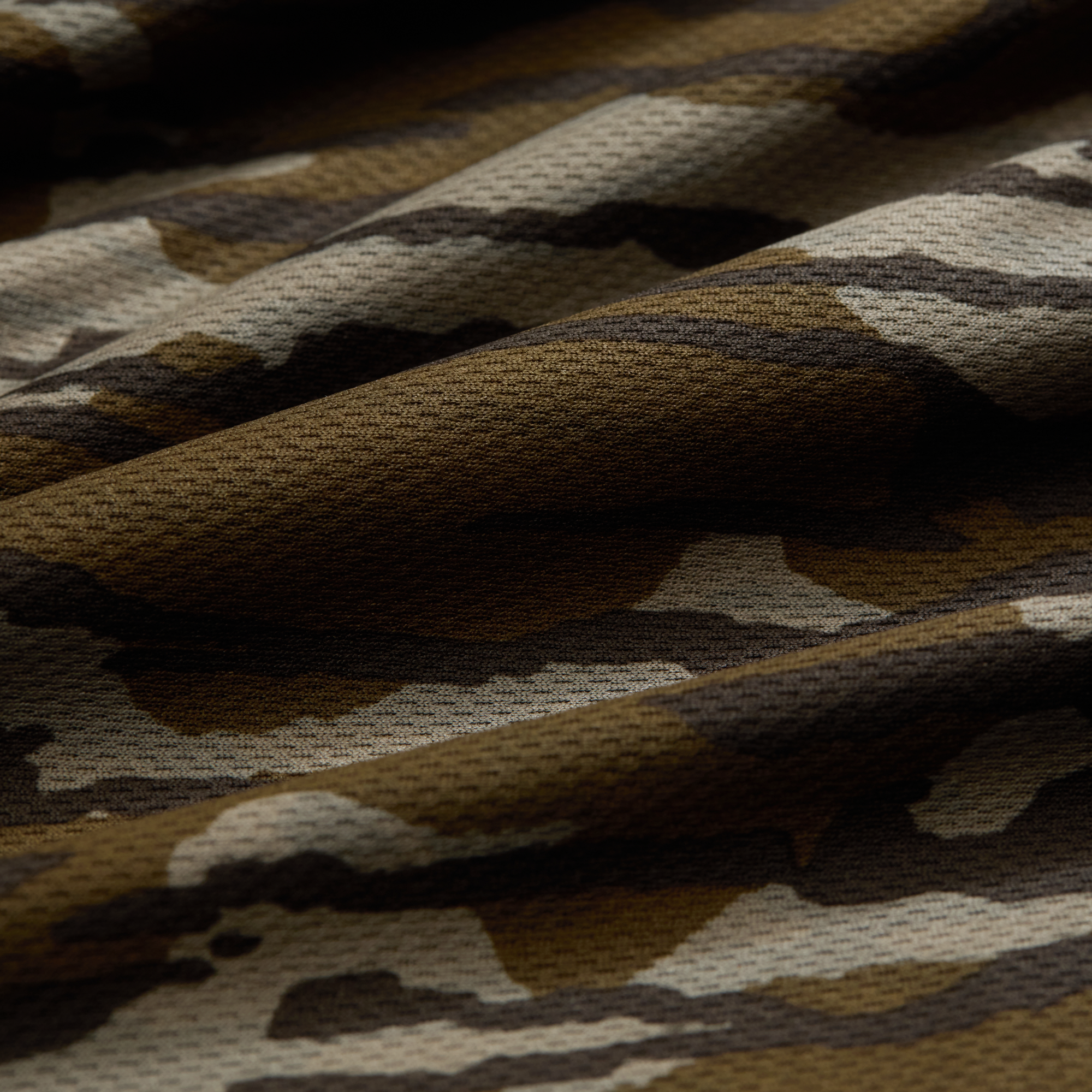 Vale 105 Synthetic Crew L/S in Mossy Oak Original Bottomland, fabric detail #mossy_oak_original_bottomland