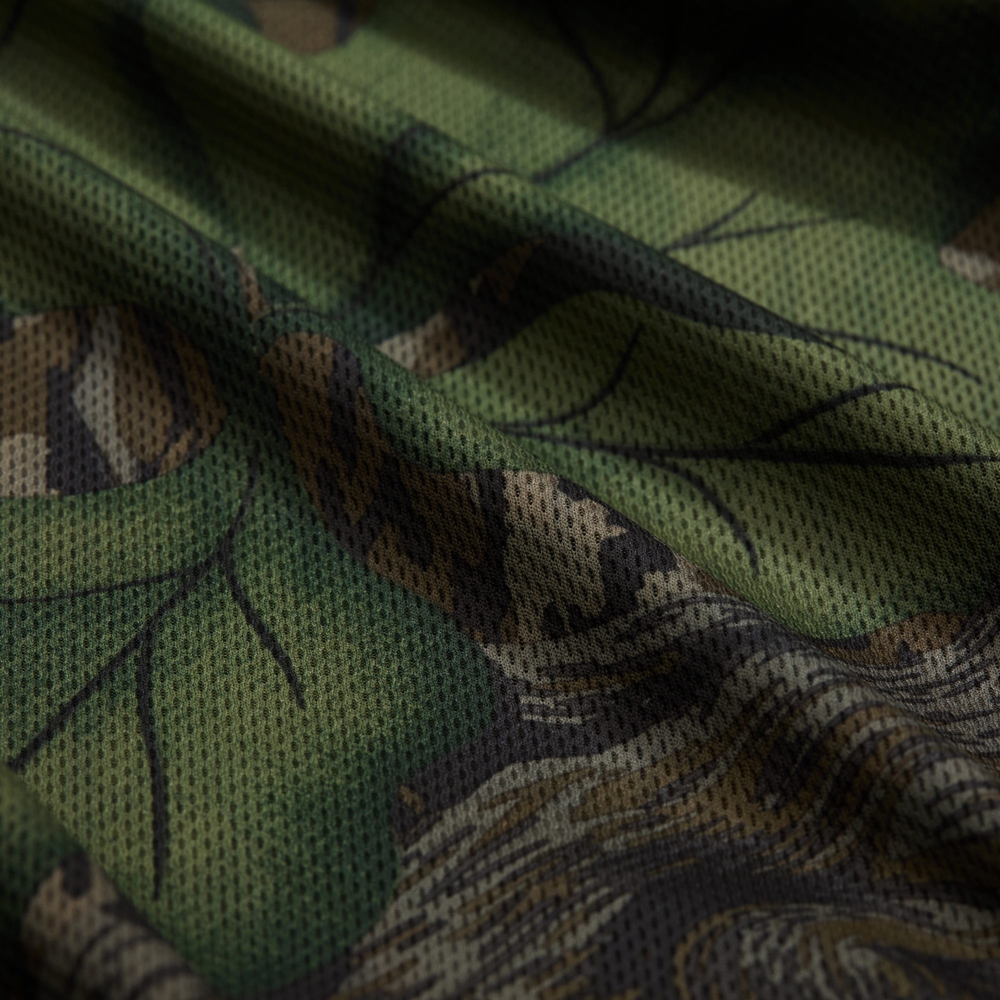 Vale 105 Synthetic Hoodie in Mossy Oak Full Foliage, fabric detail #mossy_oak_full_foliage
