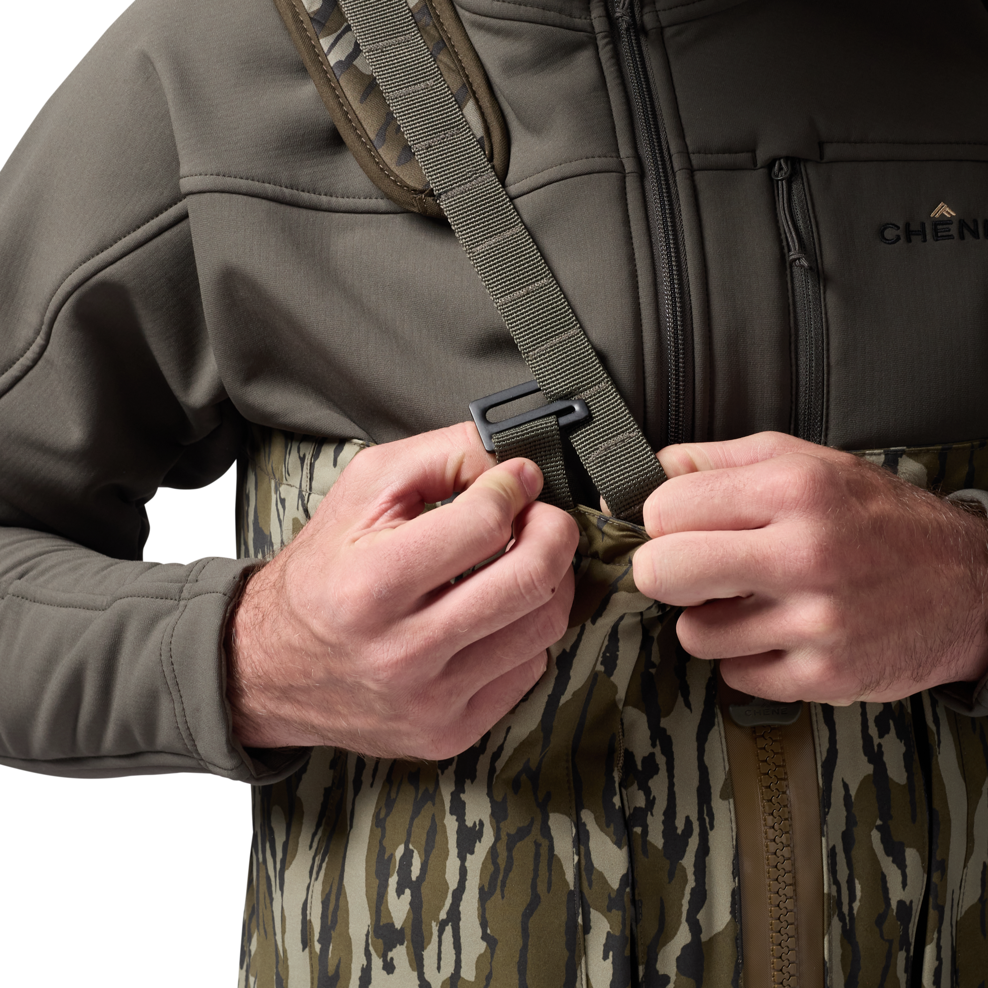 Mossy Oak Original Bottomland 2S Wader in Mossy Oak Original Bottomland, on model #mossy_oak_original_bottomland