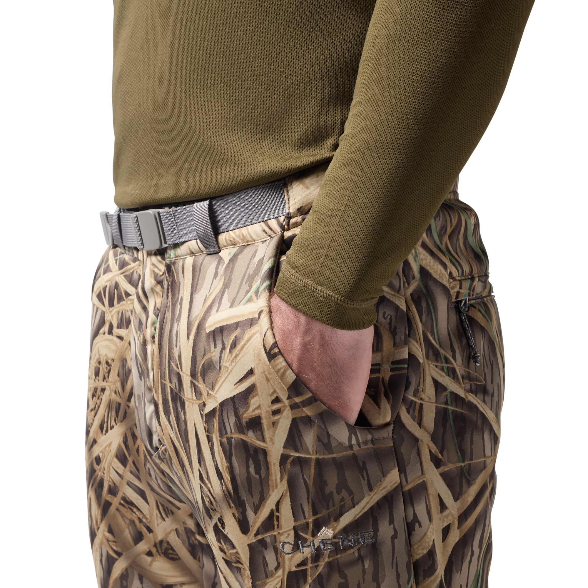 Sherpa Fleece Wader Pant in Mossy Oak Original Shadow Grass, on model #mossy_oak_original_shadow_grass